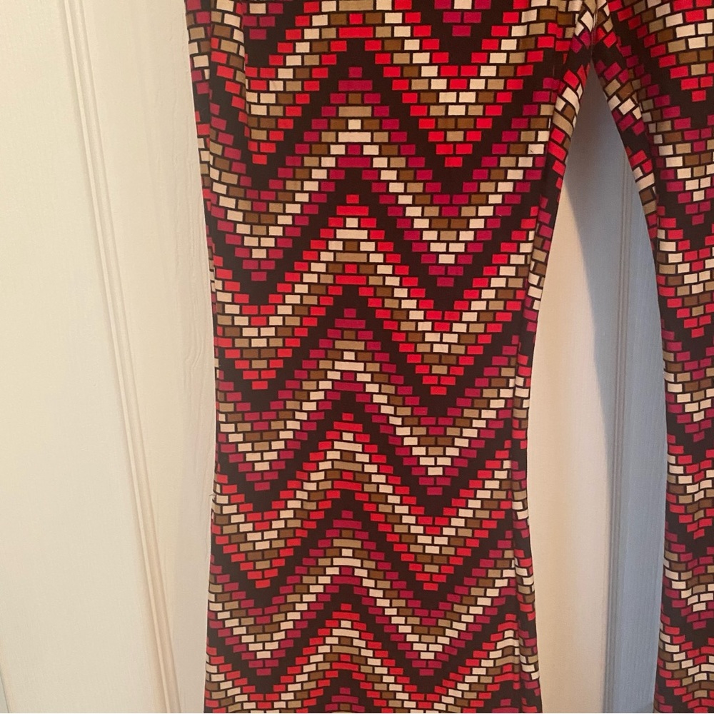 Women’s high rise flared pants. 2 pack. Multi red and solid black. NWT. L - Picture 8 of 14